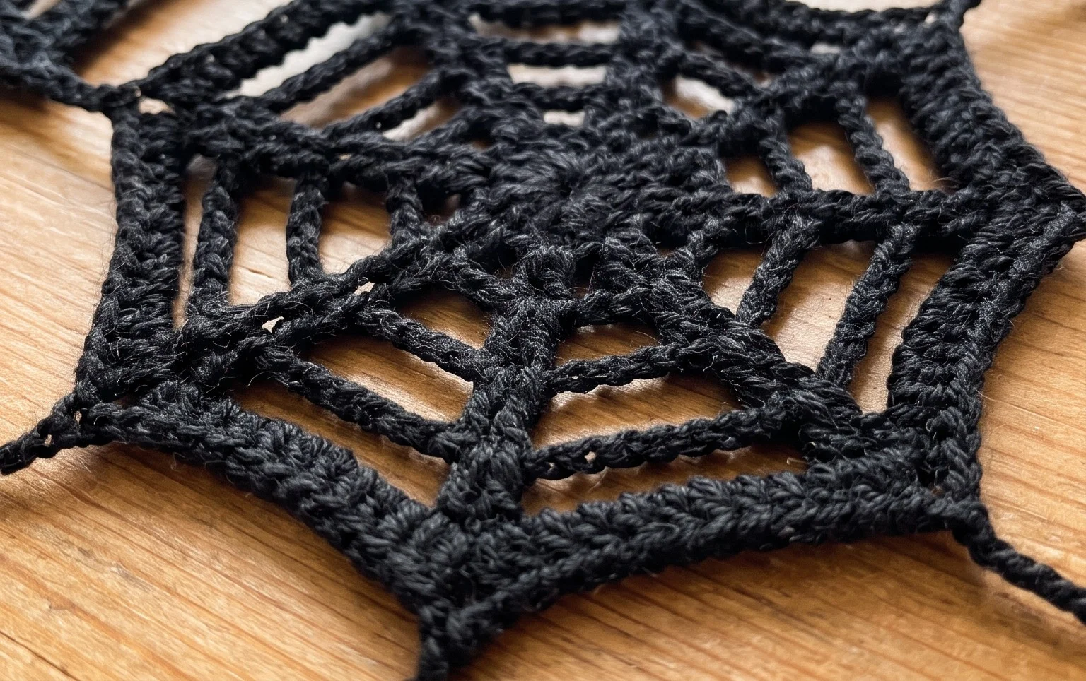 Spider Web Garland for Halloween Easy and Fast